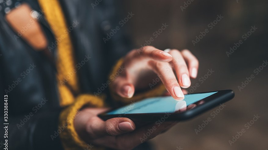 Главная картинка новости: В Челнах же 46-летняя женщина помогла мошенникам «обезопасить» счет