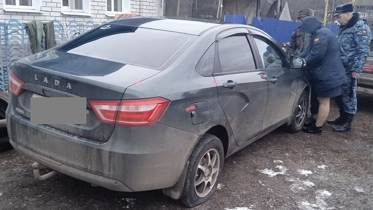 Главная картинка новости: Житель Татарстана расплатился за долги… автомобилем