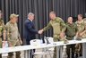 Миниатюра новости: Очередную встречу с военнослужащими, находящимися в отпуске, провел Наиль Магдеев