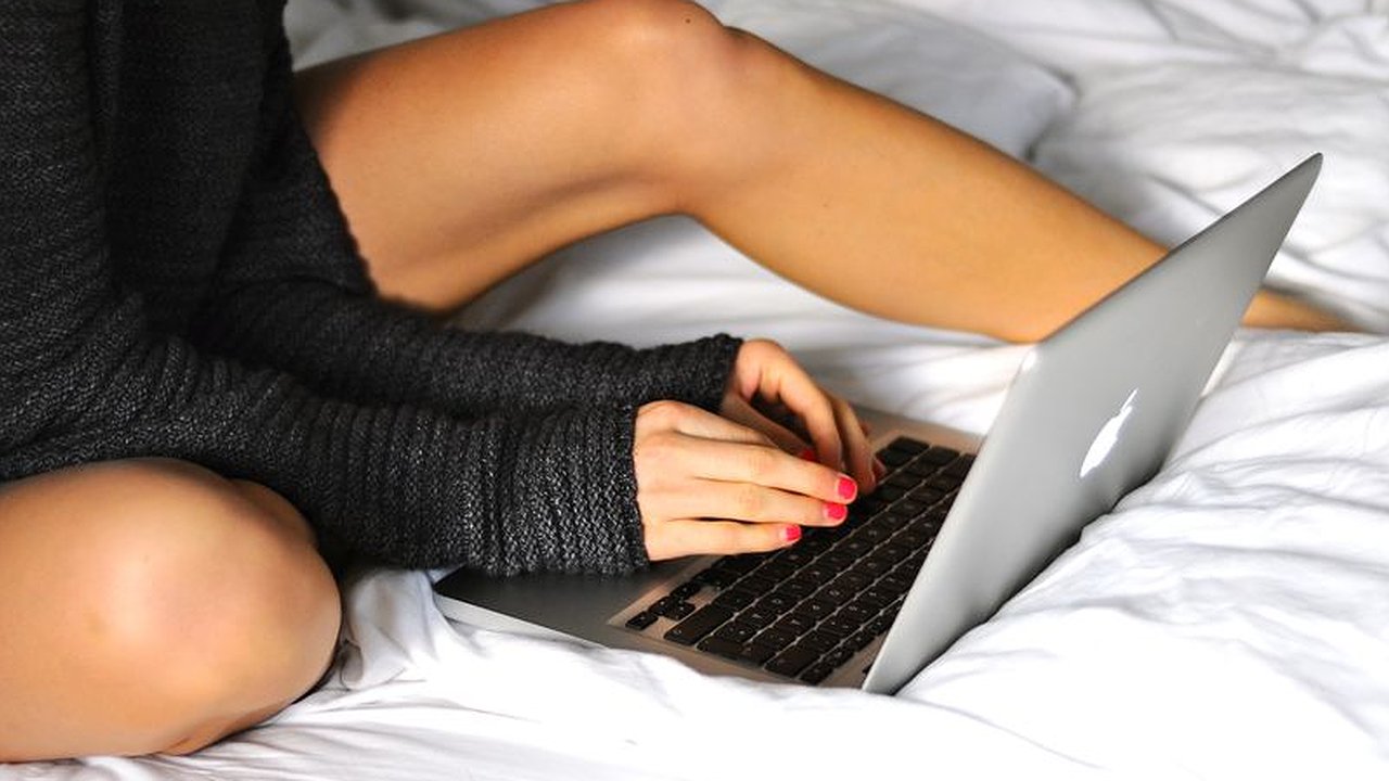 Главная картинка новости: В Челнах прекратили расследовать дело об откровенных фото школьной учительницы