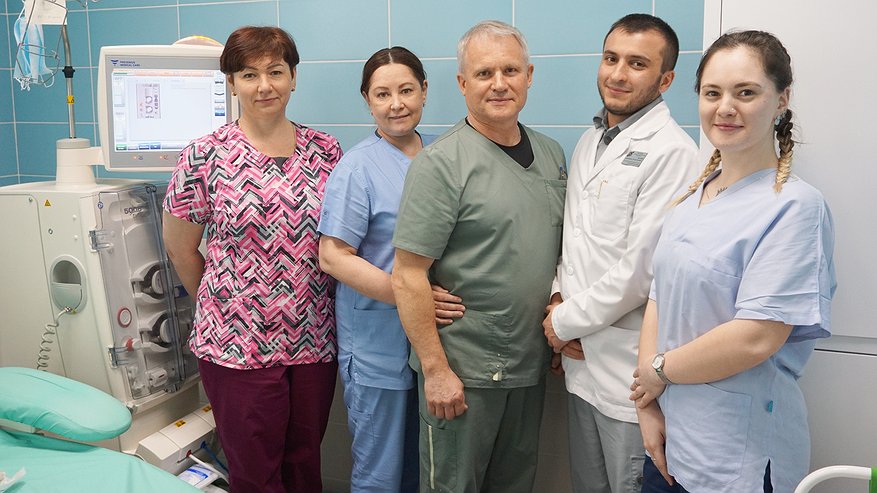 Главная картинка новости: В Нижнекамске врачи спасли троих мужчин, отравившихся антифризом