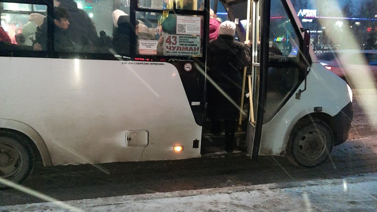 Главная картинка новости: «Почему в городе подорожал проезд?»