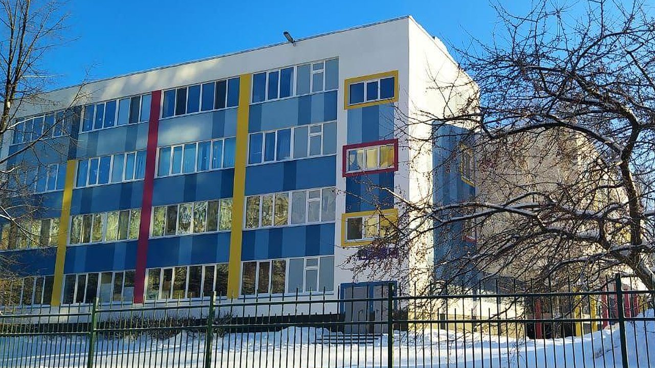 Главная картинка новости: Управление образования Челнов: как попасть в первый класс и получить медаль в выпускном