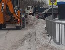 Челны от снега очищают круглосуточно