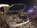 В Челнах водитель на авто «спихнул» с дороги в кювет «Фольксваген»