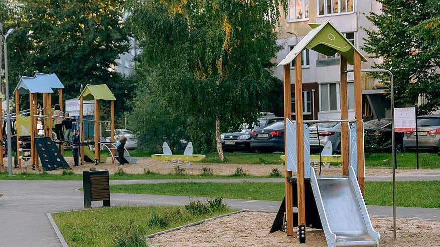 Главная картинка новости: Программа «Наш двор»: чему радуются и чем недовольны челнинцы.