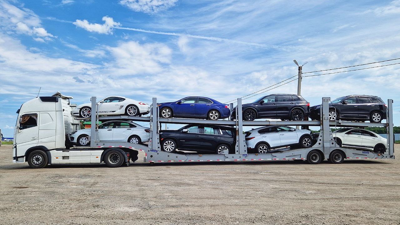 Главная картинка новости: Продажи легковушек в Татарстане выросли на 115%