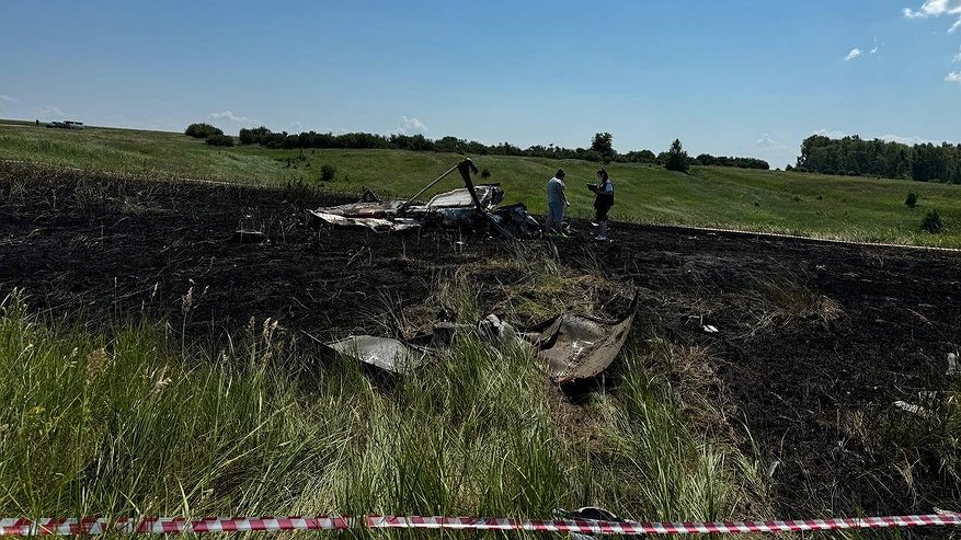 Главная картинка новости: Крушение самолета в Камском Устье: хроника событий