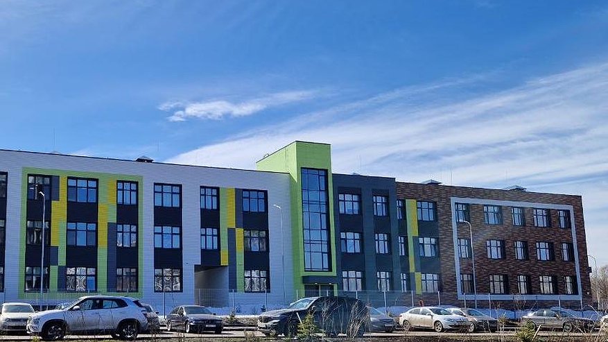 Главная картинка новости: Названы школы Челнов, в которых больше всего высокобалльников по ЕГЭ