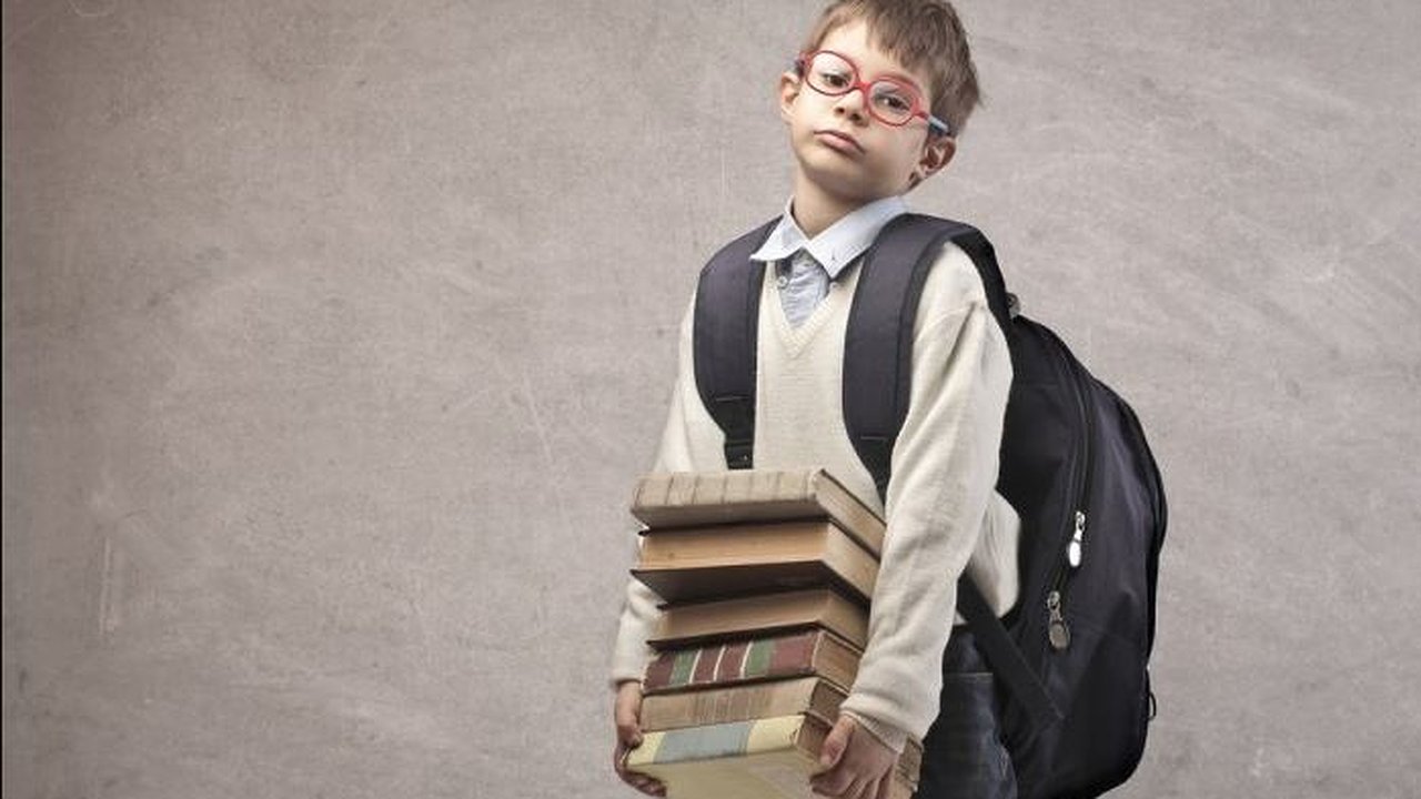 Главная картинка новости: Сколько стоит собрать ребенка в школу в этом году?