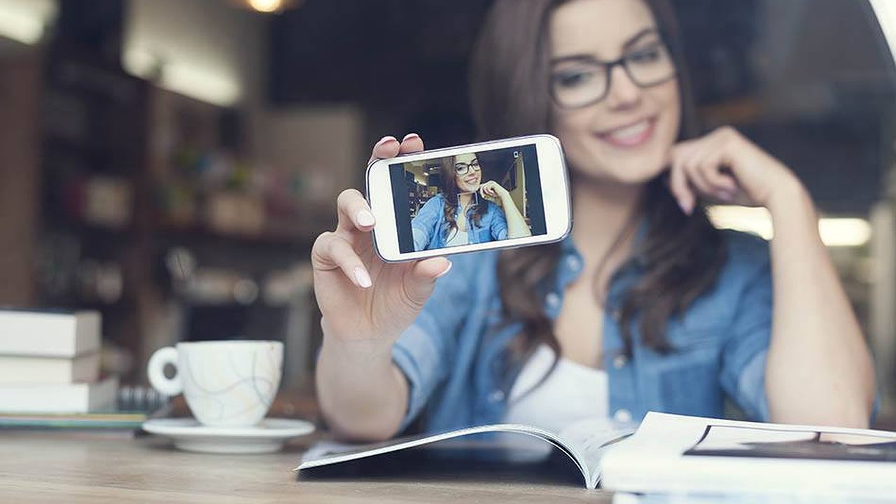 Главная картинка новости: Более 80 процентов россиян не любят фотографироваться