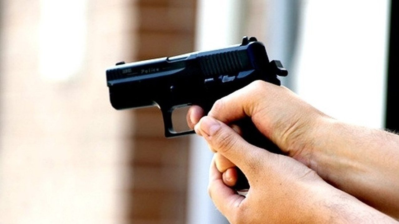 Главная картинка новости: У ДК «Энергетик» в Челнах расстреляли двух мужчин