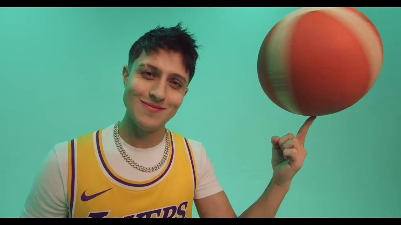 Главная картинка новости: Жители Татарстана возмутились скоплением людей на концерте Хабиба в Челнах