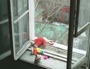 В Челнах годовалая девочка выпала из окна пятого этажа