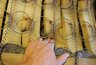 Миниатюра новости: Челнинец купил диван за 30 тыс. рублей, через время у мебели вылетели пружины