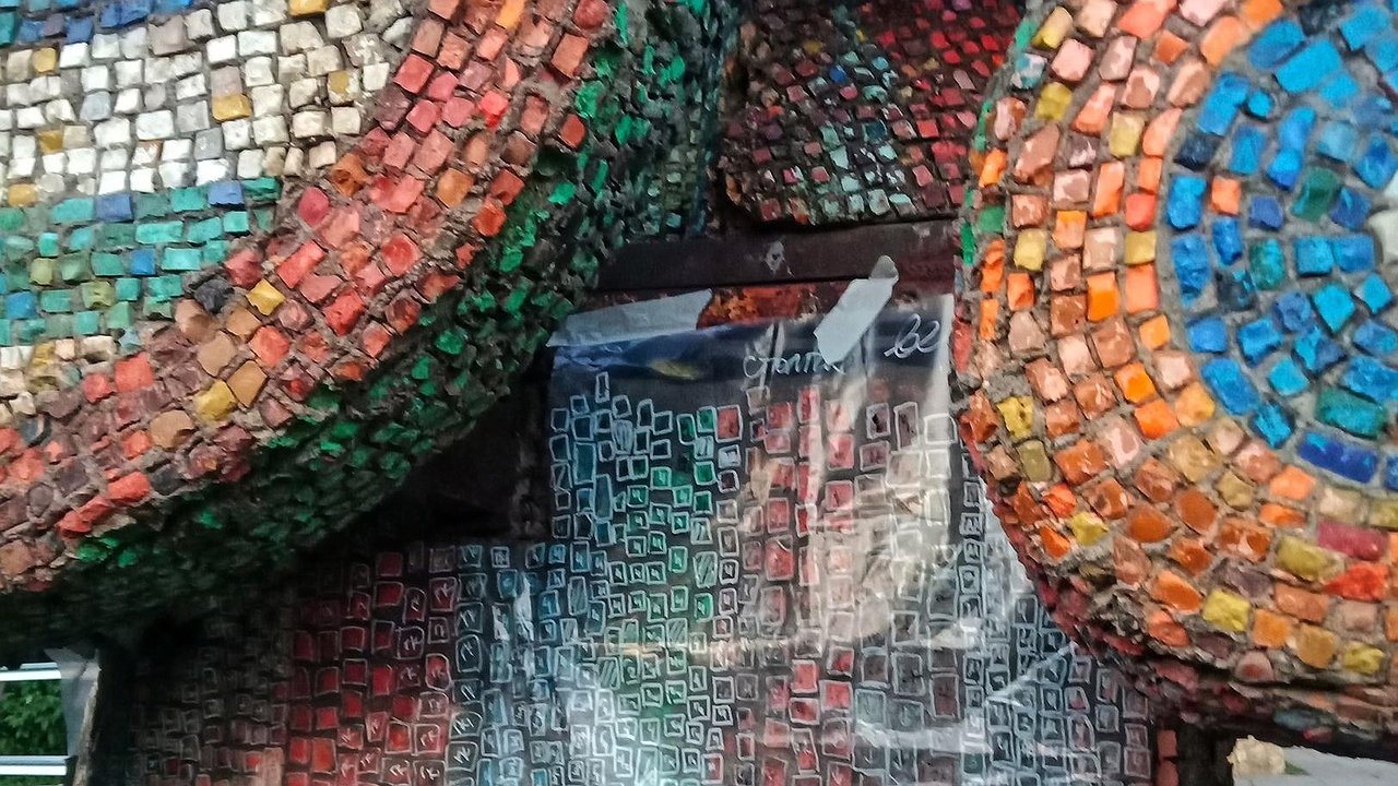 Главная картинка новости: В Челнах начали восстанавливать скульптуру Ханова