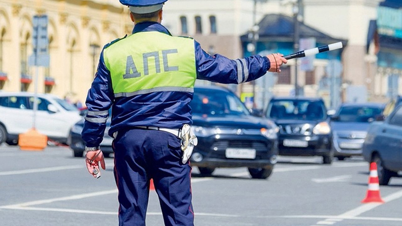 Главная картинка новости: ГИБДД ищет водителя, который сбил подростка