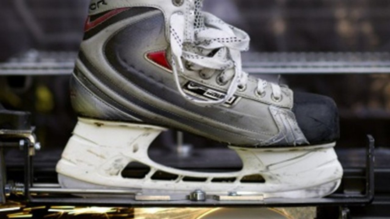 Главная картинка новости: «Спортмастер» возместит челнинке ущерб за некачественную заточку коньков