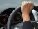 В Челнах автоледи влетела в стоящую на перекрестке машину и быстренько уехала