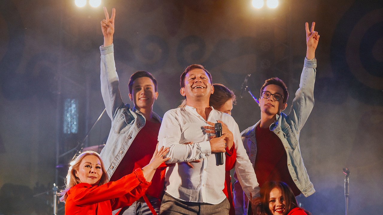 Главная картинка новости: Праздник цветов, театрализованное представление, выступление Jony