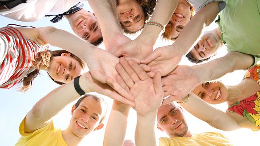 Главная картинка новости: Ученые выявили неожиданную связь между коронавирусом и друзьями