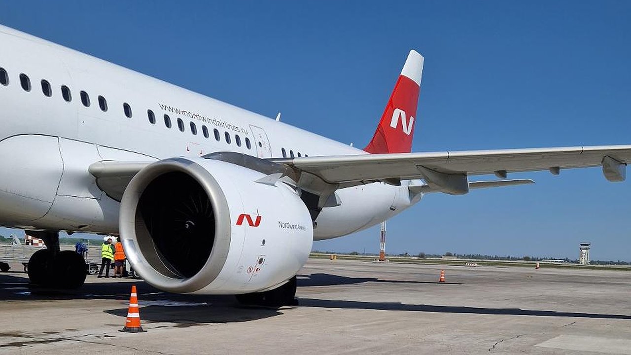 Главная картинка новости: В аэропорту Казани задерживаются рейсы, один самолет ушел на запасной аэродром 