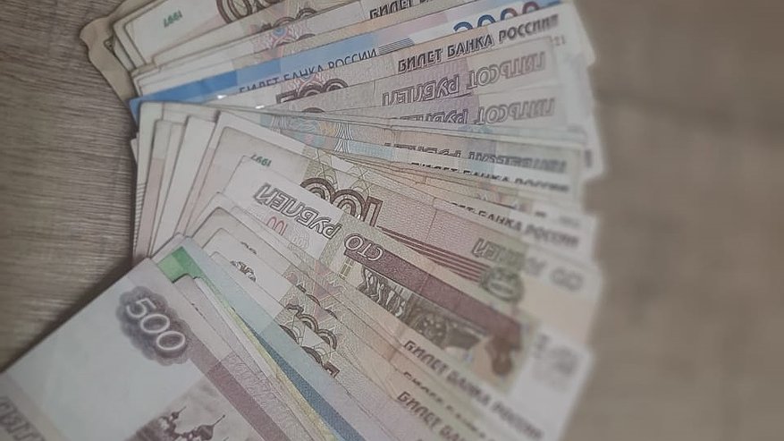 Главная картинка новости: Бабушка раскусила мошенников, которые уговаривали ее помочь родственнице