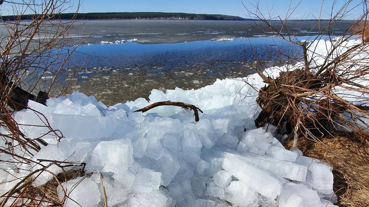 Главная картинка новости: «Всё, финита ля комедия»: мэр Челнов призвал горожан закрыть сезон зимней рыбалки