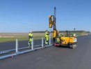 На обходе Челнов и Нижнекамска началась установка бордюрного ограждения