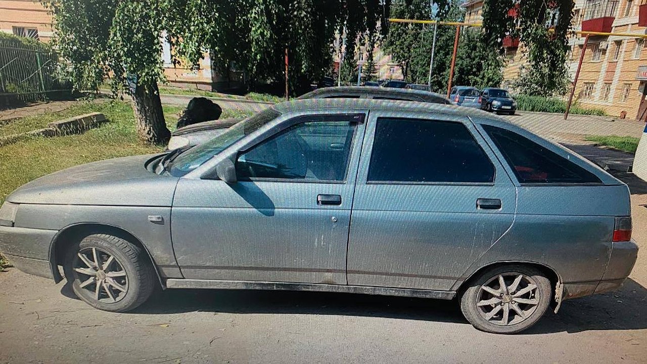 Главная картинка новости: Житель Альметьевска угнал машину, чтобы доехать из кафе домой