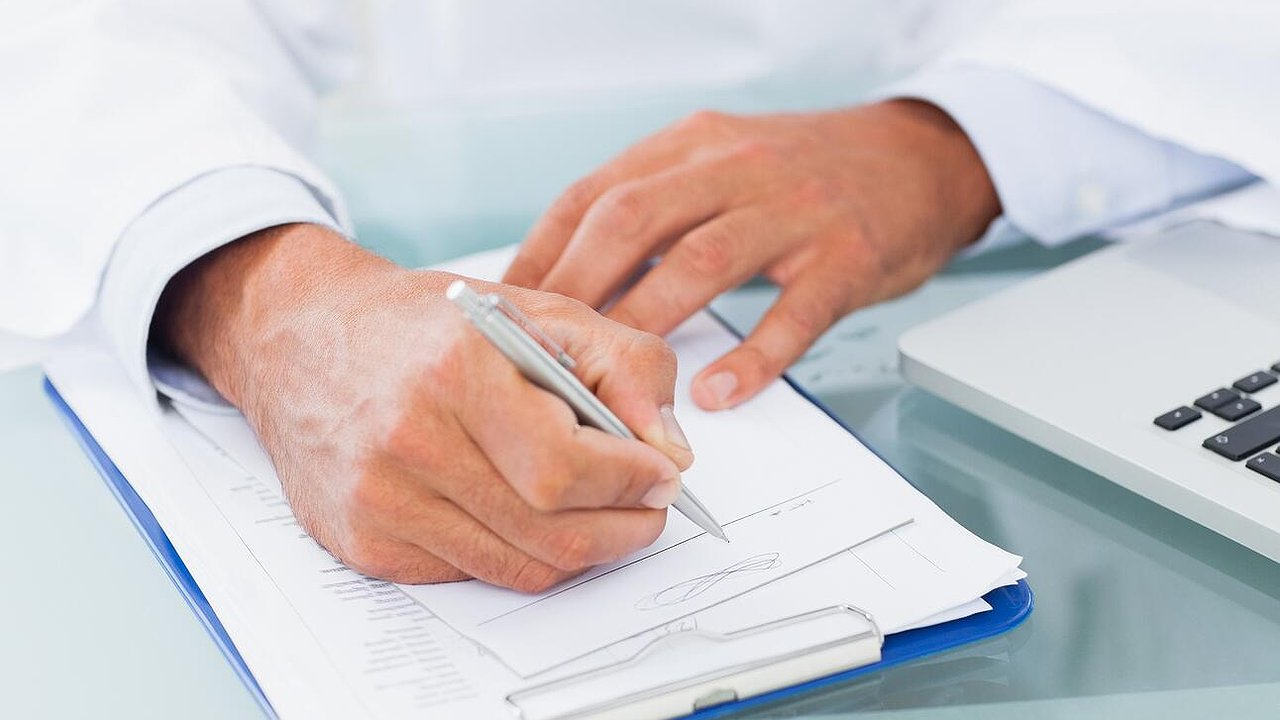 Главная картинка новости: И прививаться не нужно: 38-летняя челнинка продавала  поддельные ковидсправки 