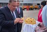 Миниатюра новости: Мэр Димитровграда изучает опыт Челнов в строительстве дорог