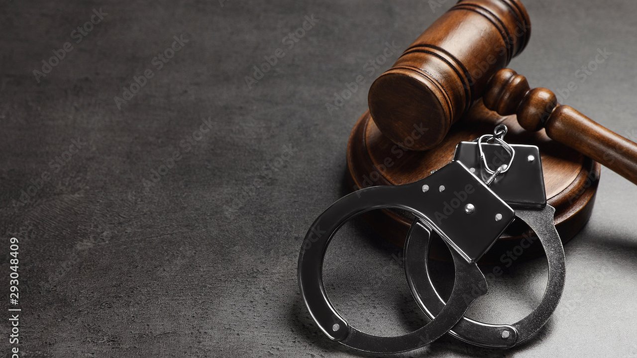 Главная картинка новости: Челнинца арестовали на трое суток за нехорошее поведение в больнице