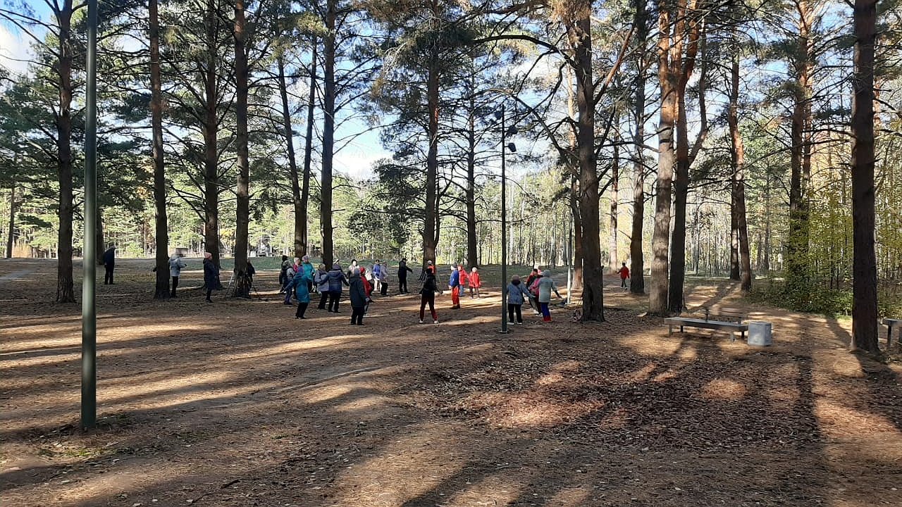 Главная картинка новости:  «Какой же Зотов молодец! Челнинских бабушек здоровьем заряжает»