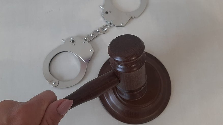 Главная картинка новости: Челнинец с помощью манипулятора украл старый автомобиль