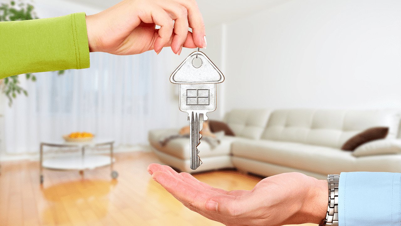 Главная картинка новости: Челнинец сдал в аренду квартиру и нечаянно заплатил за это 150 тыс. рублей