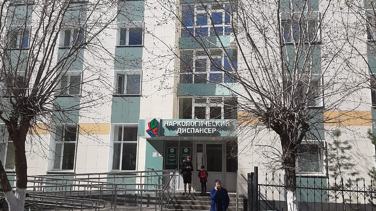 Главная картинка новости: Челнинец в стенах ГНД ударил кулаком по лицу полицейского