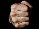 24-летний челнинец в Казани напал на прохожего, ударил по лицу и похитил телефон