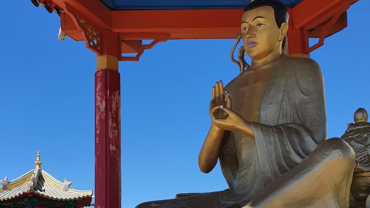 Главная картинка новости: «Лемана ПРО» снимет с продажи аксессуары для санузлов с головой Будды из-за скандала