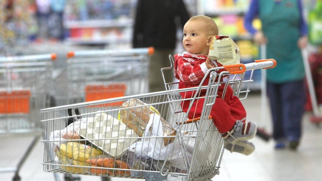 Главная картинка новости: Жители Татарстана жалуются на рост цен на детские товары