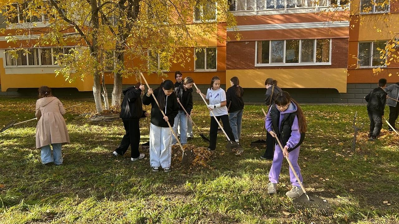 Главная картинка новости: В Набережных Челнах готовятся к большому субботнику