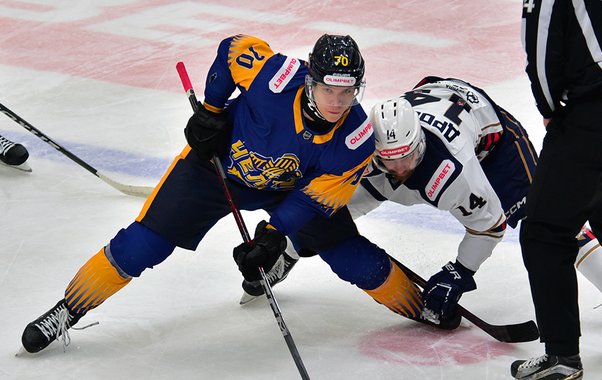 ХК «Челны» разгромил «Олимпию» под руководством нового тренера