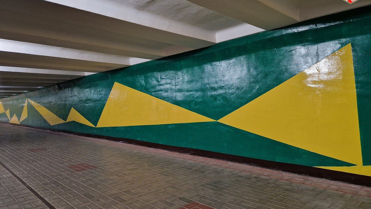 Главная картинка новости: Подземный переход у «Парка Победы» получил новое оформление