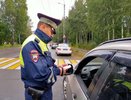 Инспектор ГАИ просит показать язык? Вводится новый метод осмотра водителей в 2025 году - подробности