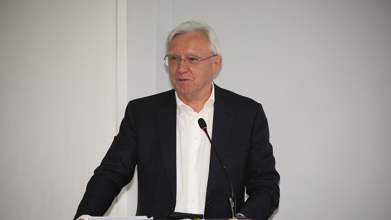 Главная картинка новости: Сергей Когогин получил награду «Человек Ростеха»