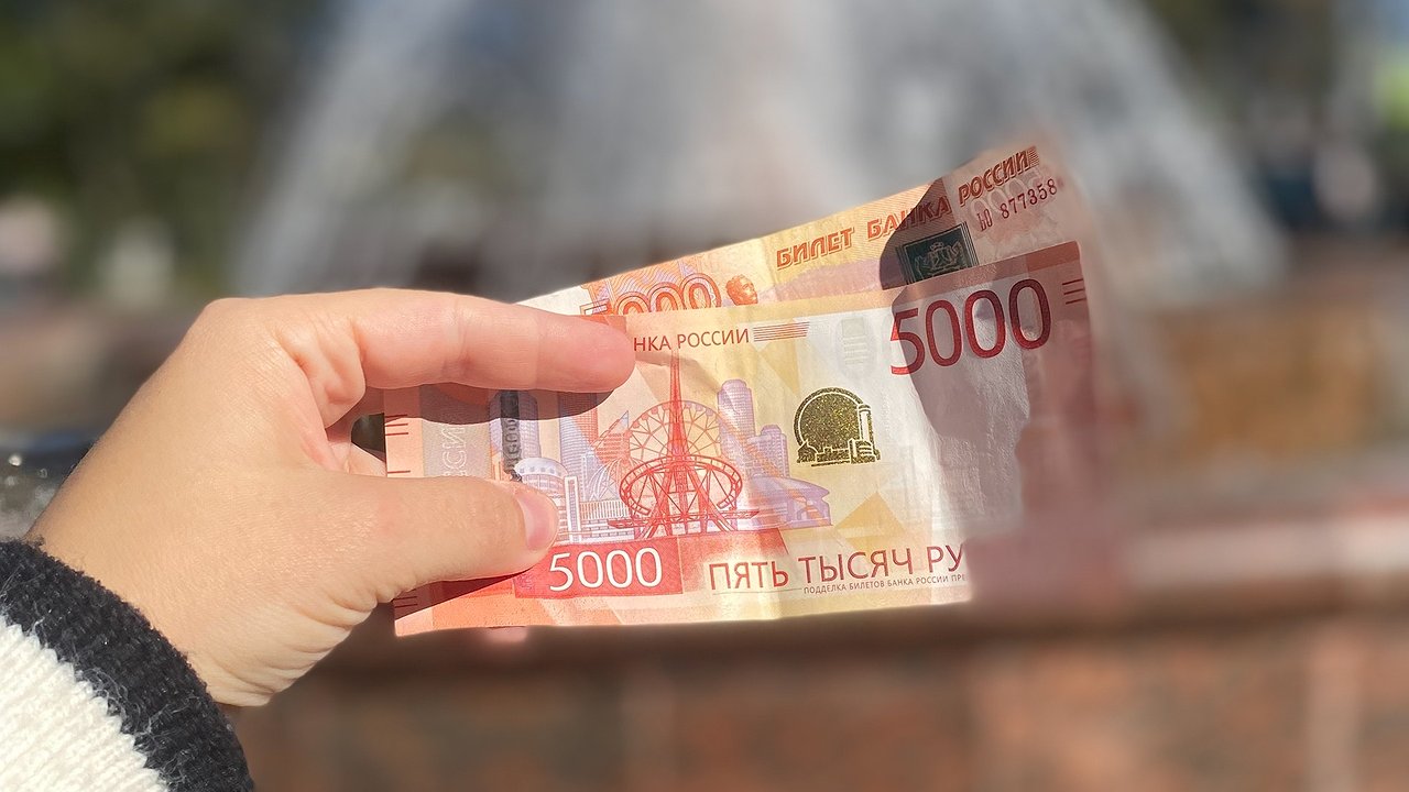 Главная картинка новости: В Челнах назвали вакансии с зарплатой до 200 тысяч рублей