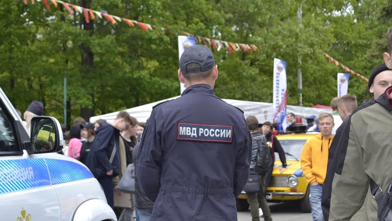 Главная картинка новости: Челнинка нашла наркотики в парке и спрятала в презерватив