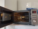 Не вздумайте греть в микроволновке: полный список продуктов и посуды - запомните на всю жизнь