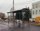 На улице Магистральной в Челнах устанавливают новые остановочные павильоны