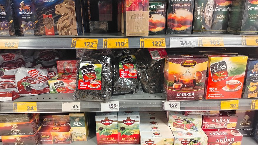 Главная картинка новости: 98% людей даже не догадывались и пользовались неправильно: для чего на самом деле нужна бирка на чайном пакетике